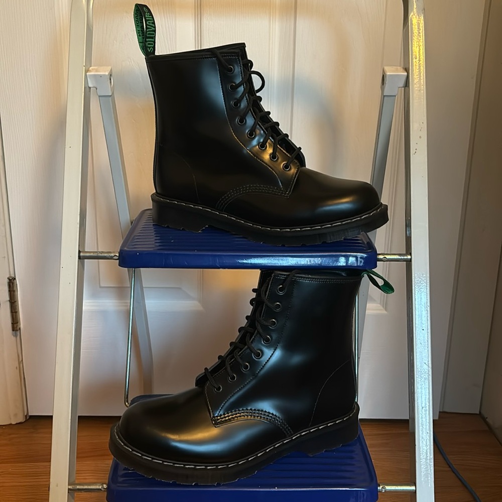 Solovair Black 8 Eye Derby Leather Boots